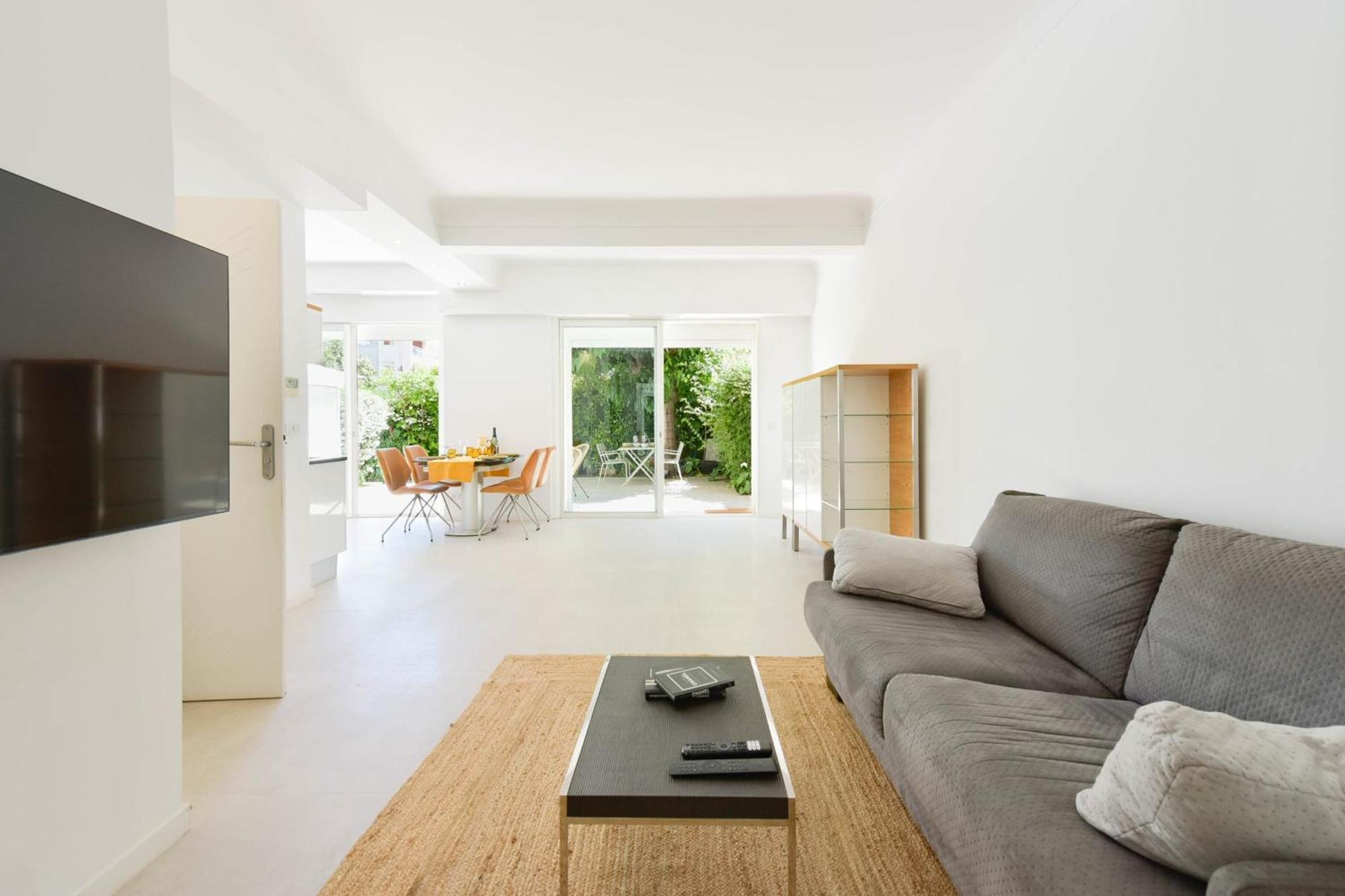 First Floor Walk To Garage Appartement Cannes